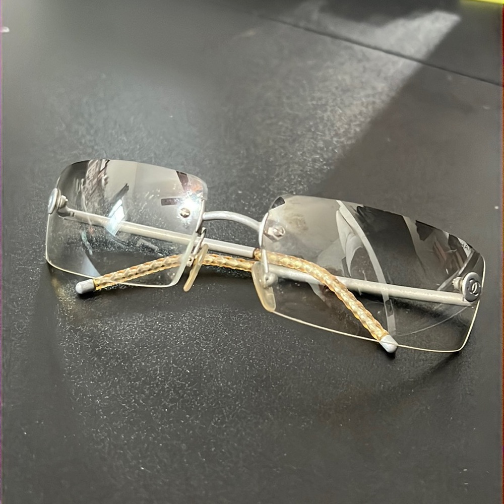 Authentic Chanel Sunglasses from the early 2000s’!!